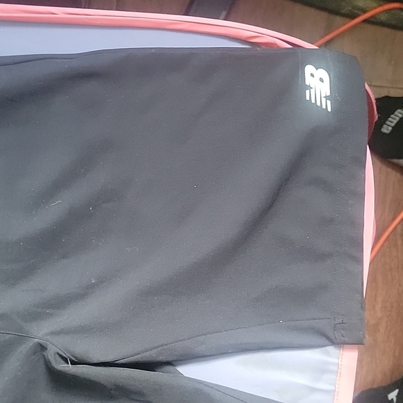 New balance 14-16 boys shorts new black white - Picture 2 of 8